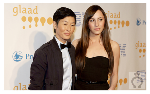 jenny-shimizu-and-hot-date_post