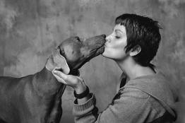 dog-kiss