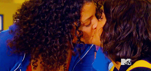 kissing