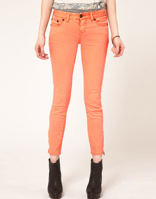 neon_jeans
