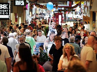 611892-christmas-shopping-rush-at-chermside