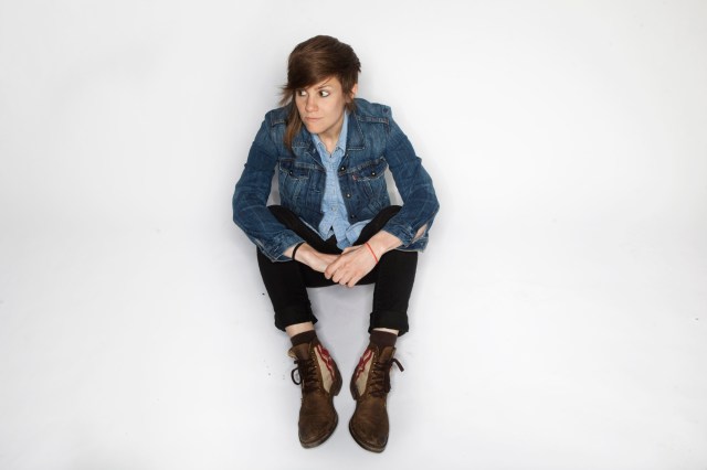 via cameronesposito.com