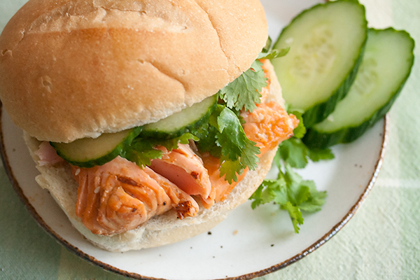 25_pbsalmonsandwich_plated