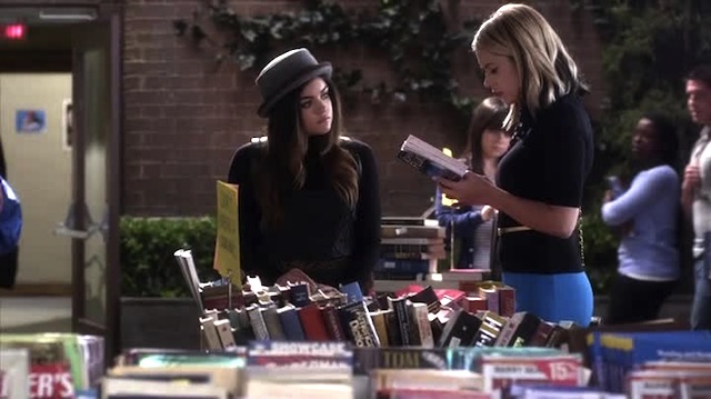 These are called books, Aria. You open them and they have words and stuff.