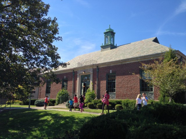 Public Library - Pleasant Ridge Branch