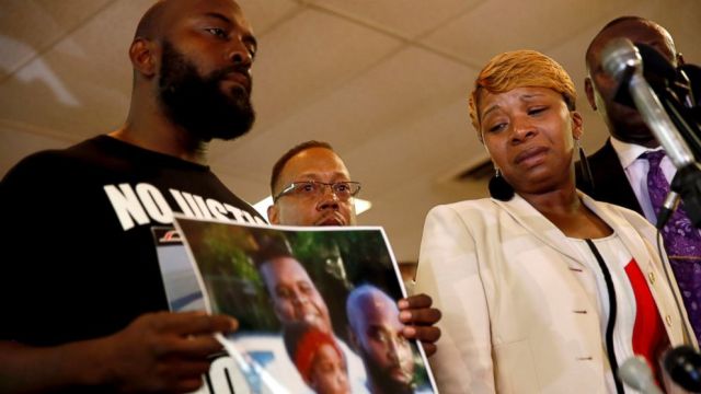 Lesley McSpadden and Michael Brown Sr., Michael Brown's parents (via Jeff Roberson/AP Photo)