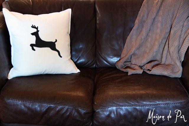 diy-sharpie-pillow-loveseat