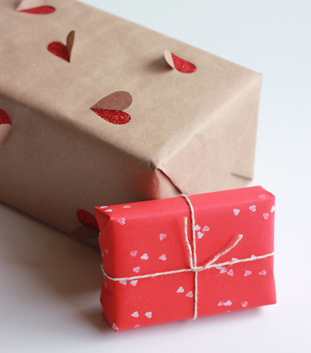 2-SIMPLE-GIFT-WRAPPING-IDEAS-FOR-VALENTINE-S-DAY