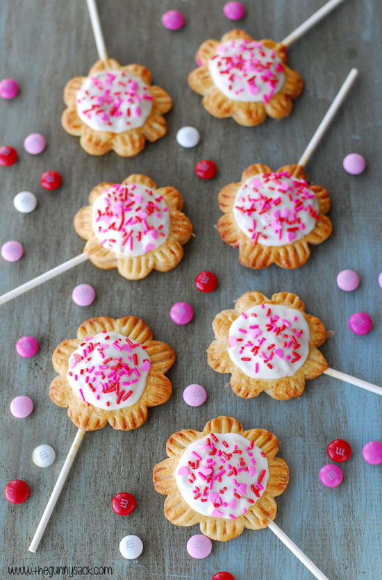 Valentines_Day_Pie_Pops