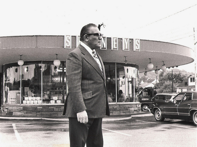 1970s Shoney's in Charleston, West Virginia via flickr 