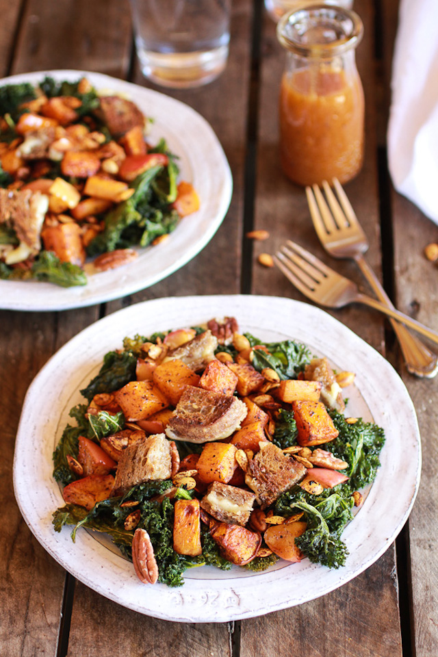 Crispy-Kale-Roasted-Autumn-Salad-with-Brie-Grilled-Cheese-Croutons-10