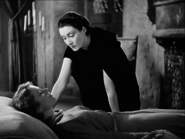 draculasdaughter_nope_no_kissing_happening_here