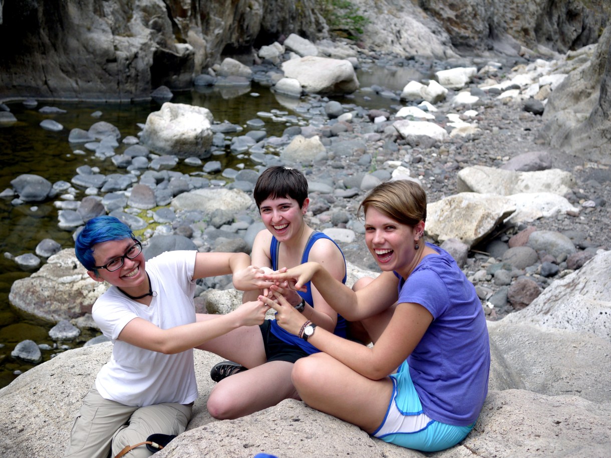 Fikri, Maddie and Audrey practice Scissorism in Nicaragua