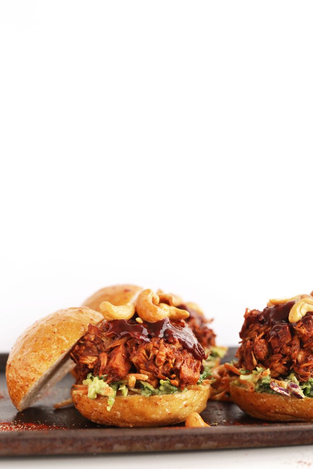 Simple-BBQ-Jackfruit-Sandwiches-30-minutes-and-BIG-flavor-vegan-glutenfree-dinner