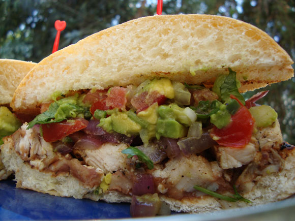 grilled_chicken_torta_580