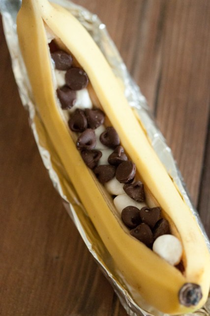 Chocolate-and-Marshmallow-Stuffed-BBQ-Bananas-Step-7