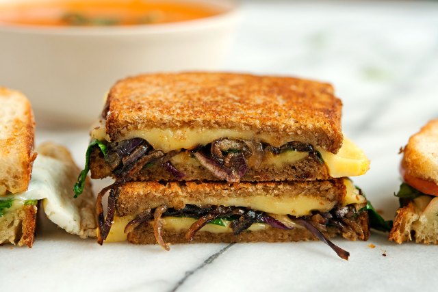 grilled-cheese-week-caramelized-onions-gouda