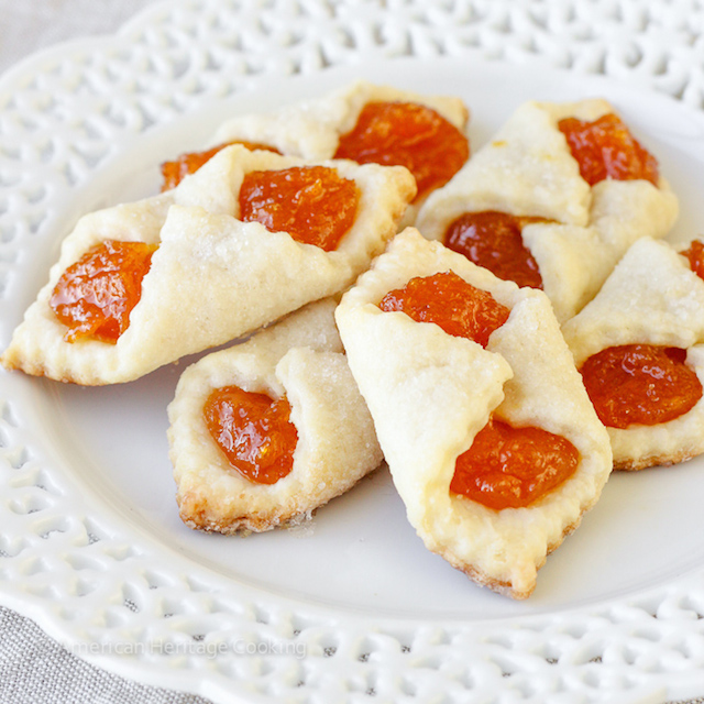 Hungarian-Apricot-Kolaches-2-1312166624