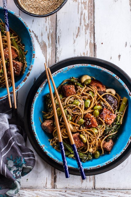 Sake-and-Ginger-Soba-Noodle-Salmon-Stir-Fry-1