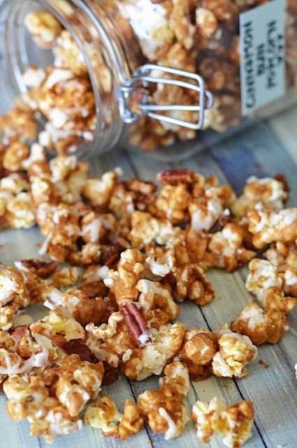 cinnamon-bun-popcorn