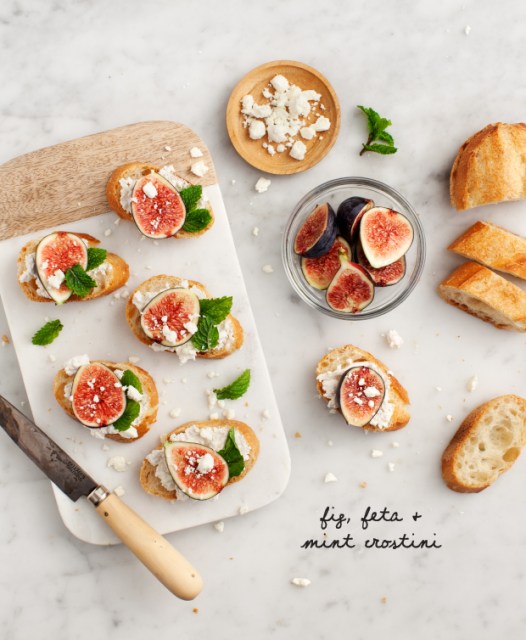 feta-fig-mint-crostini