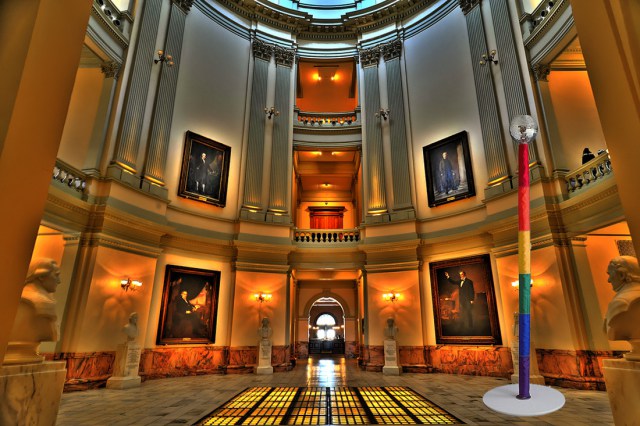 georgia-capitol-rotunda-gay-pride-pole-758785