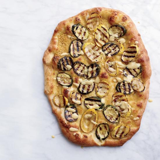 hummus-grilled-zucchini-pizza