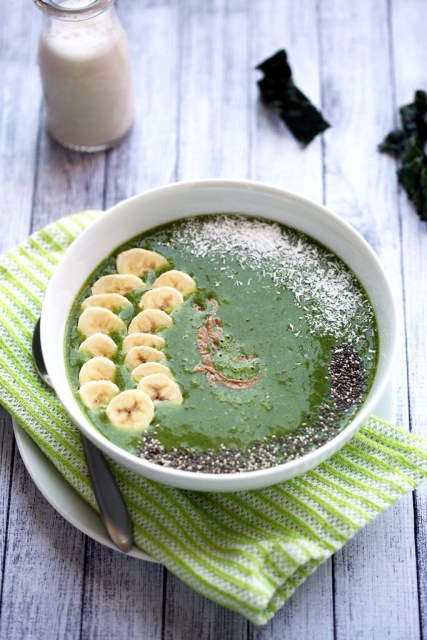 Energizing-Green-Shamrock-Smoothie-Bowl