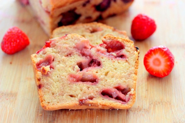 Gluten Free Strawberry Cake Bread