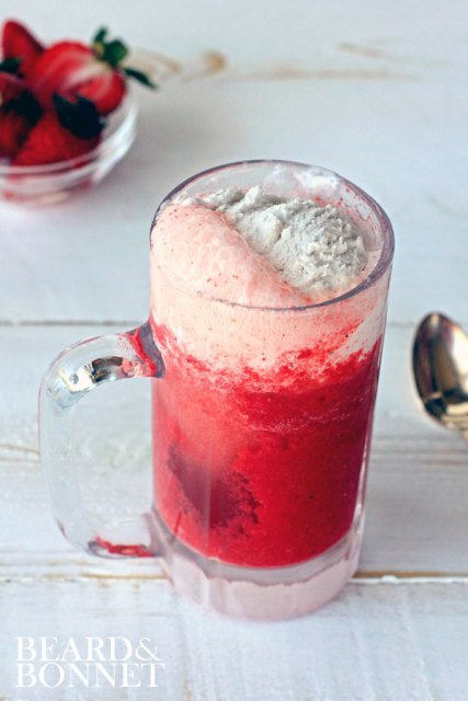 4-INGREDIENT STRAWBERRY, GINGER, & COCONUT ICE CREAM FLOAT (GLUTEN FREE & VEGAN)