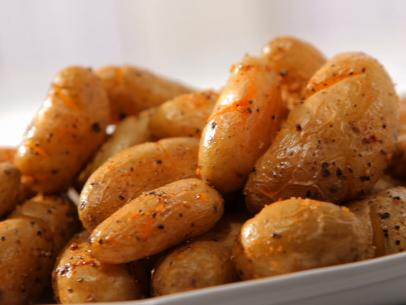 SH1409_Crispy-Fingerling-Potatoes_s4x3.jpg.rend.sni12col.landscape