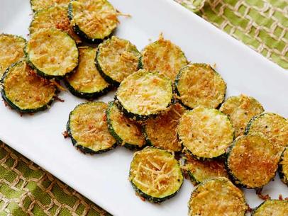 ek0504_zucchini-parmesan-crisps-jpg-rend-sni12col-landscape