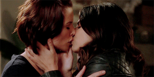 Alex Maggie kiss gif