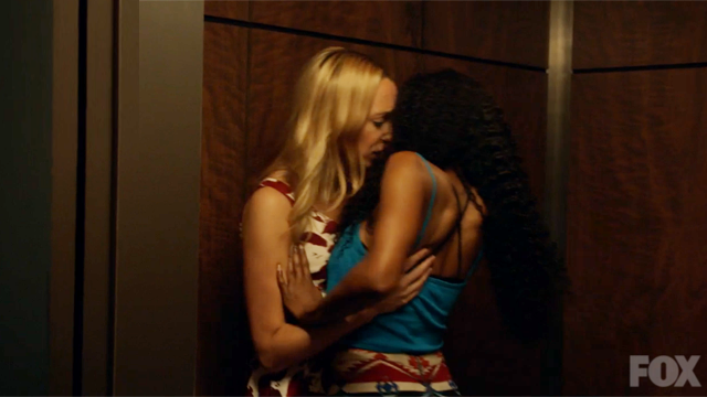 Pippy and TMI kissing in an elevator.