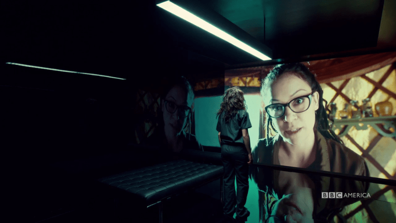 Little Sarah talks to GIANT COSIMA on the wall-screen