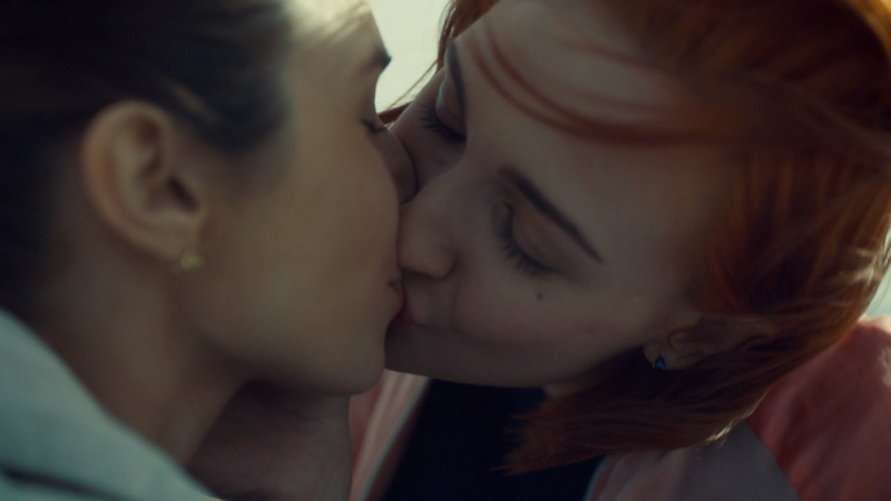 Waverly and Nicole kiss o