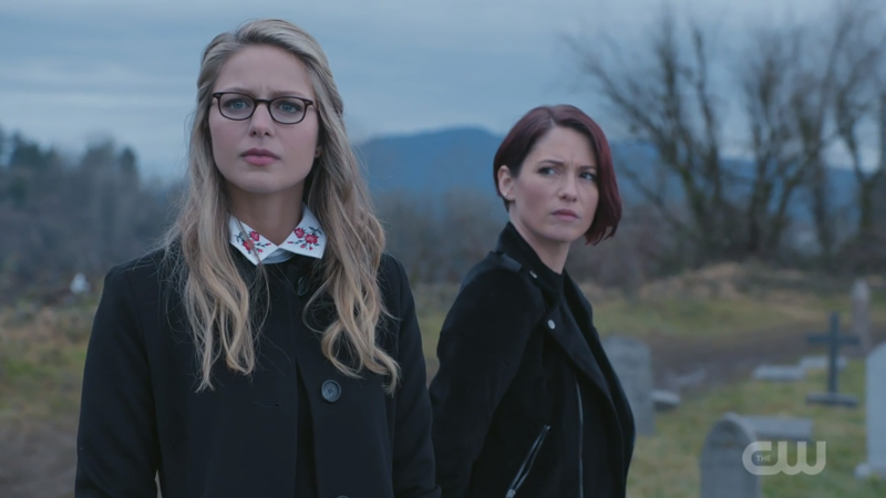 Kara and Alex look concerned (but beautiful)