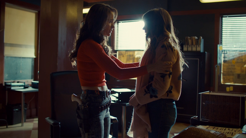 Wynonna holds Waverly