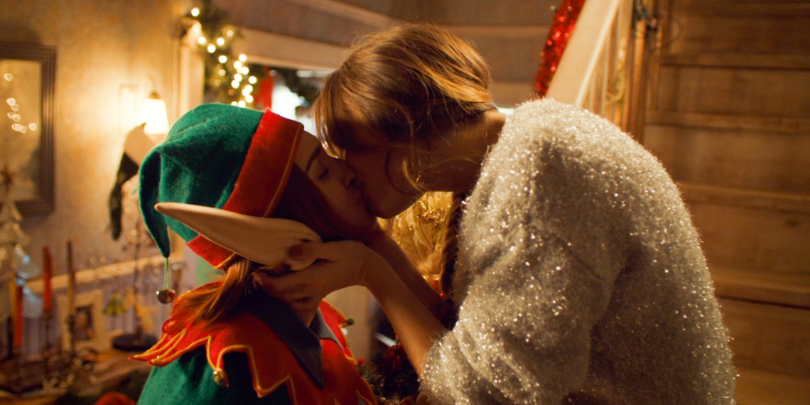 WayHaught Christmas kiss