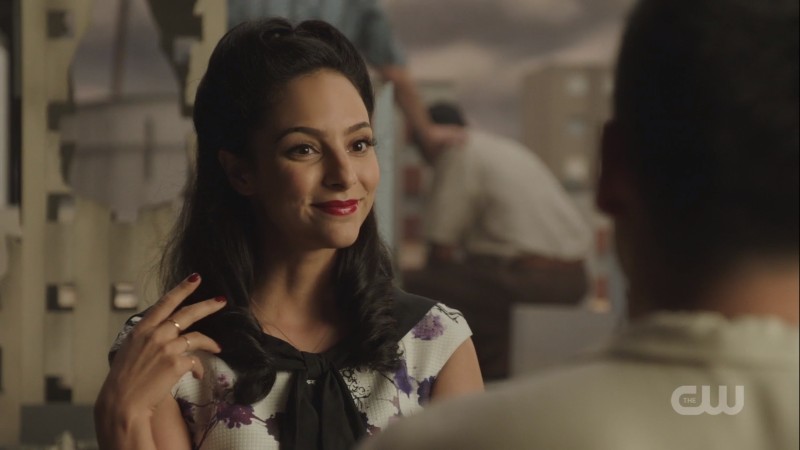 Zari looks old timey and cute