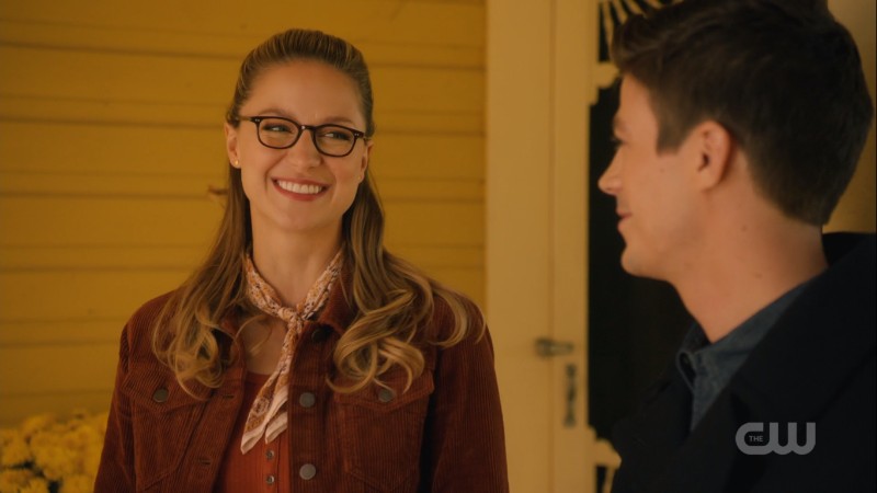 Kara smiles at Barry