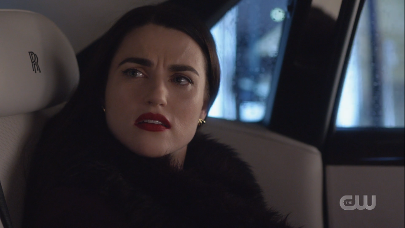 Lena gives James a wtf face