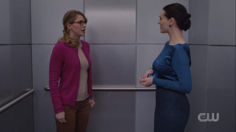 Kasnian Kara poses as Kara to talk to Lena in an elevator and is just staring at her adoringly