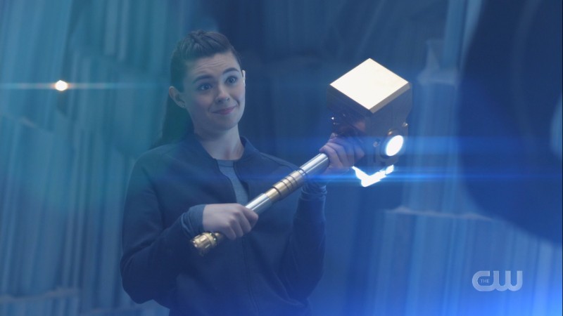 Nia holds a hammer that looks like Thor's but definitely isn't