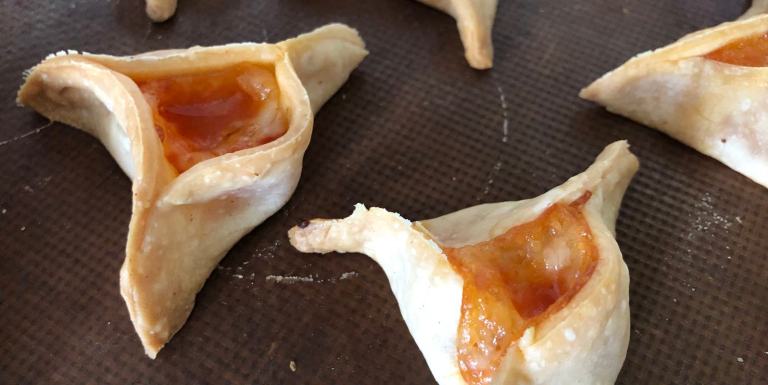 Gey in Kikh: Easy Pizza Hamantaschen for Purim