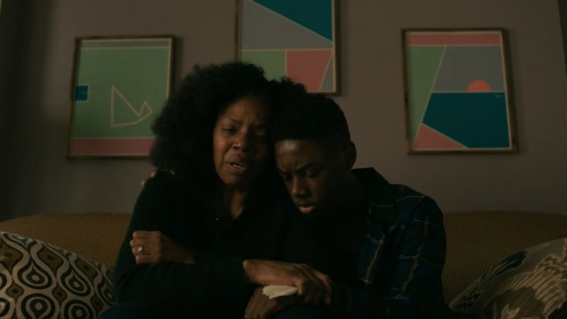 Kevin and his mother, Nina, cry over Kiesha's disappearance.