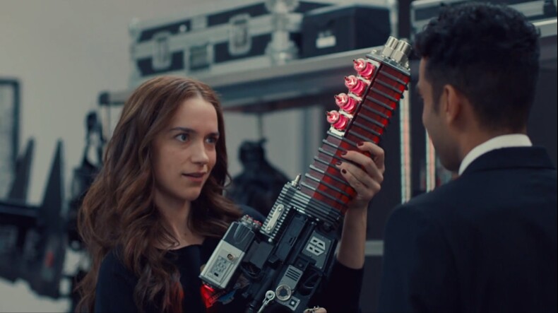 wynonna with a ghostbuster gun