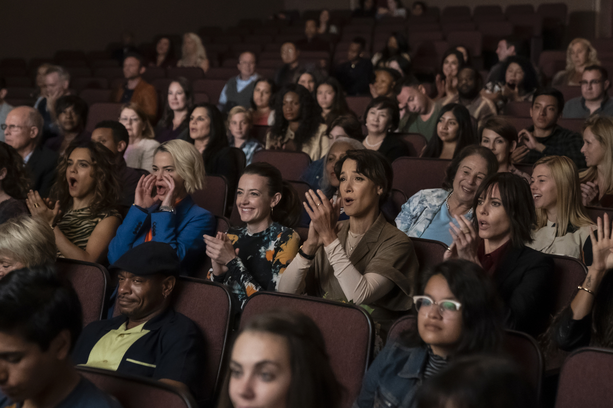 Gigi, Alice, Nat, Bette and Shane cheer for Angelica and Jordi in the school play 