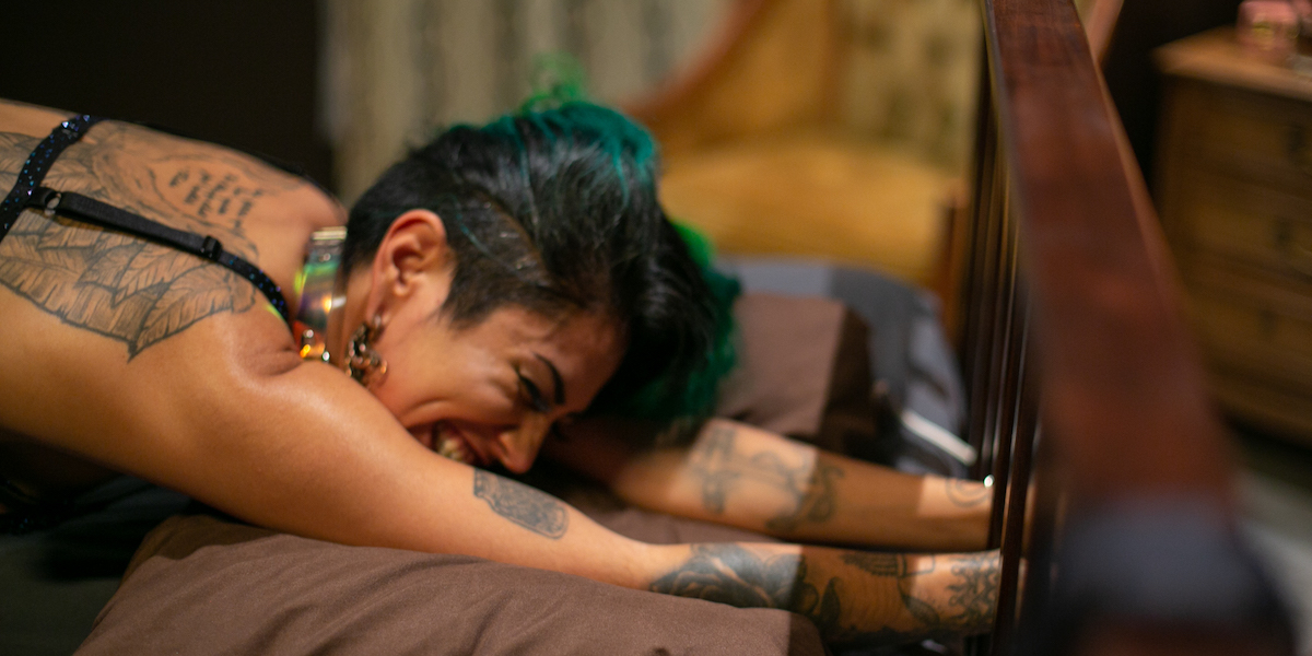 NSFW Lesbosexy Sunday Stands With Enby