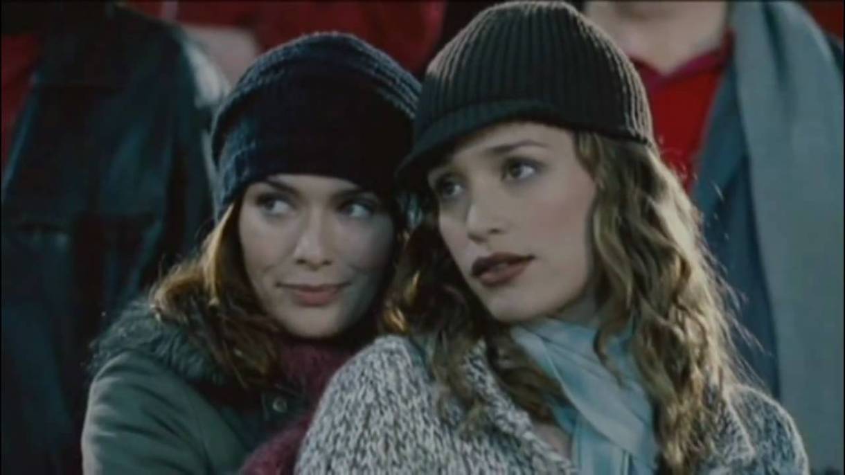 Lena Heady and Piper Perabo in "Imagine Me and You" (2005)